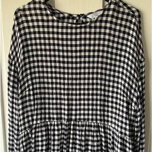 Time and True long sleeved blouse. Black and white checked material.
